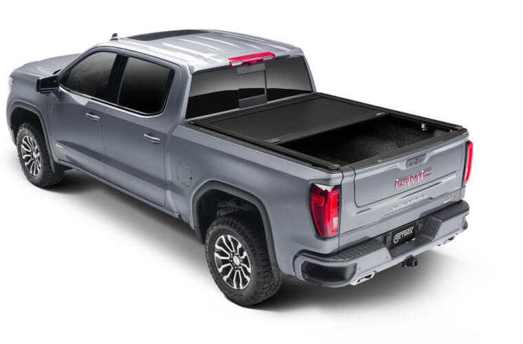RetraxONE XR Manual Retractable Tonneau Cover 6'9" Fits 2020-25 Silverado/Sierra 2500HD/3500HD Standard Rail