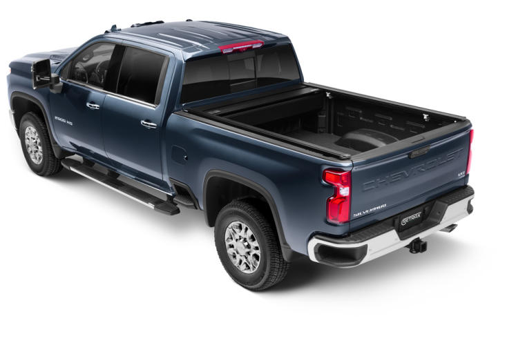 RetraxPRO XR Hard Manual Retractable Tonneau Cover 8' Fits 2020-25 Chevrolet Silverado/GMC Sierra HD 2500/3500