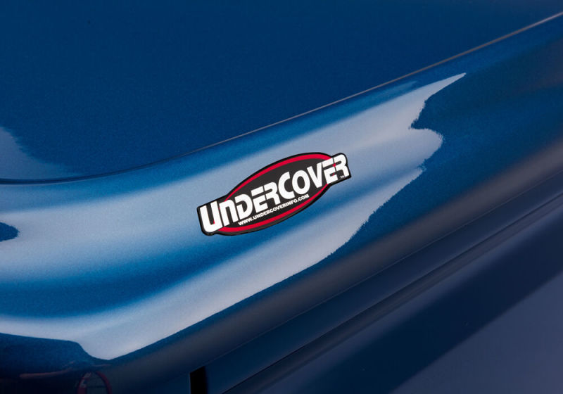 UnderCover LUX Hinged Tonneau Cover 5' Fits 2015-22 Col/Can (Olympic White)