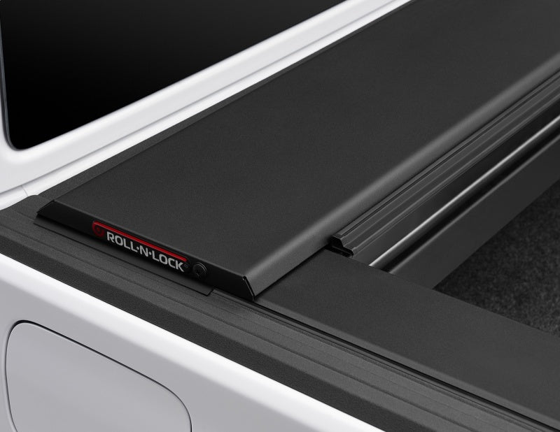 ROLL-N-LOCK M-Series Soft Retractable Tonneau Cover 5' Fits 2020-25 Gladiator No Trail Rail System