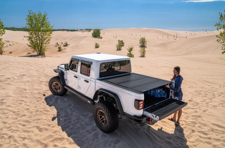 BAKFlip MX4 5' Folding Tonneau Cover Fits 2020-25 Jeep Gladiator