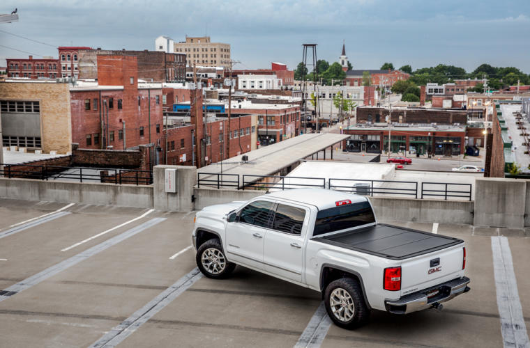 UNDERCOVER Ultra Flex Hard Folding Tonneau Cover 6.7' Fits 2016-24 Titan with Utili-Track