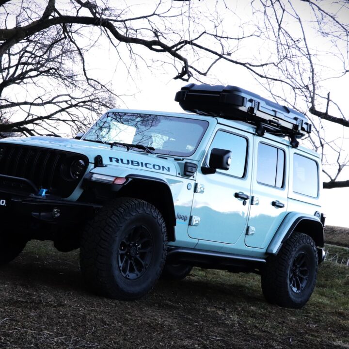 Inno Racks Roof Gear Case - Fits All SUVs and Most Cross Bars - 11.5 cu ft Capacity