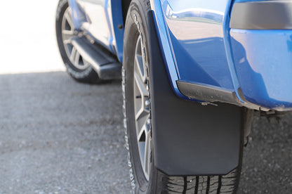 Dee Zee Universal Black Composite Splash Guards / Mud Flaps 11" x 18"