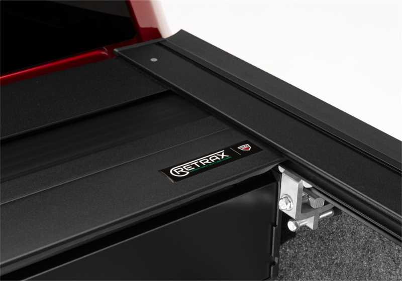 Retrax Hard Manual Retractable Tonneau Cover Black Matte Fits 2023-2025 Chevrolet Colorado & GMC Canyon