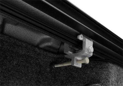 Retrax Hard Manual Retractable Tonneau Cover 5 Ft Fits 2023-25 Chevrolet Colorado/GMC Canyon