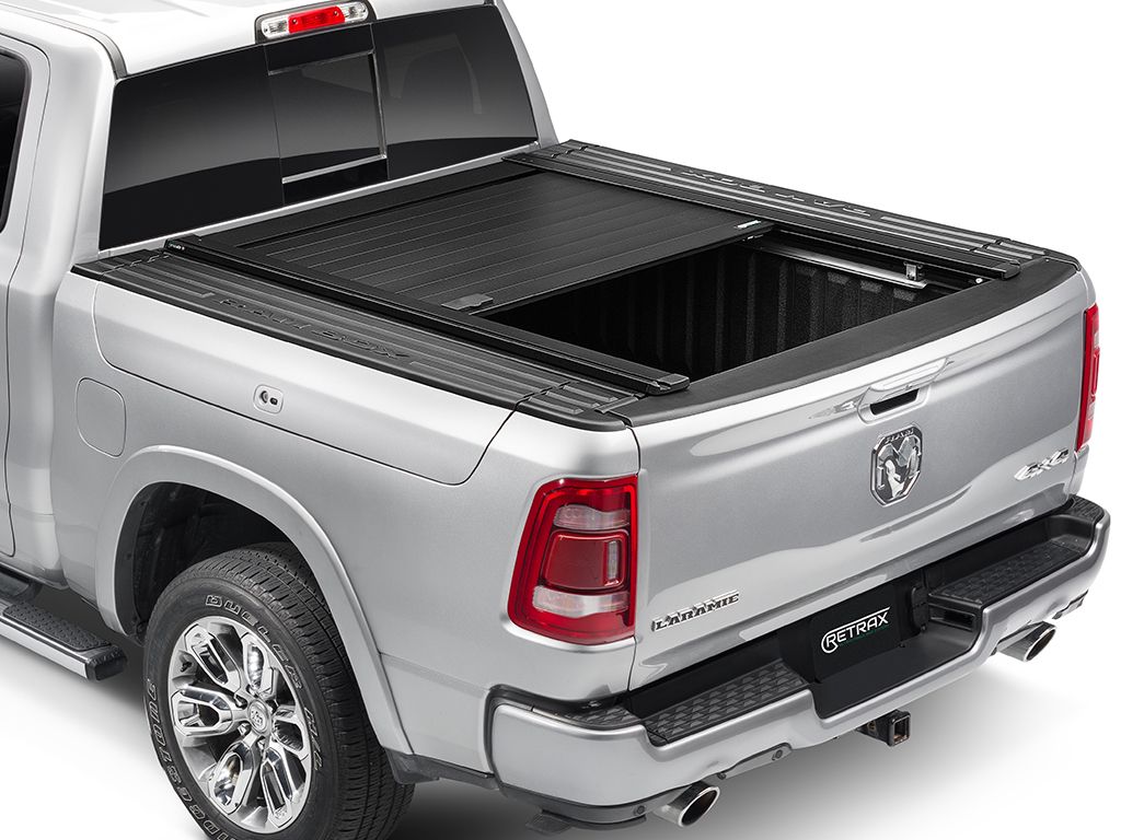 Retrax Hard Manual Retractable Tonneau Cover 5.7 Ft Fits 2019-24 Ram 1500 w/ RamBox