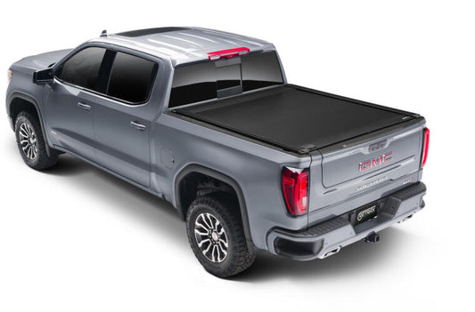 RetraxONE XR Manual Retractable Tonneau Cover 6'9" Fits 2020-25 Silverado/Sierra 2500HD/3500HD Standard Rail