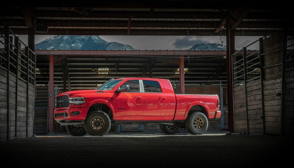ReadyLift 1.5" Leveling Kit with Shocks – view 2