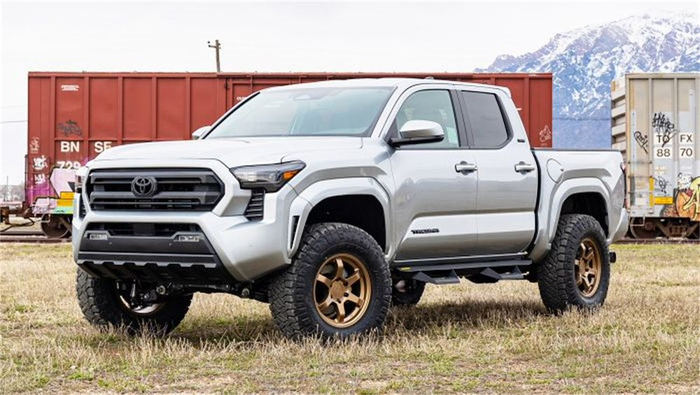ReadyLift 2.5" Front / 1" Rear SST Lift Kit – view 3