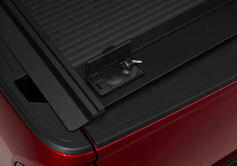 RetraxONE MX Hard Manual Retractable Tonneau Cover 6' Fits 2015-22 Colorado/Canyon w/out Stake Pocket