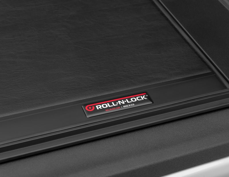 ROLL-N-LOCK M-Series Soft Retractable Tonneau Cover 5' Fits 2020-24 Gladiator No Trail Rail System