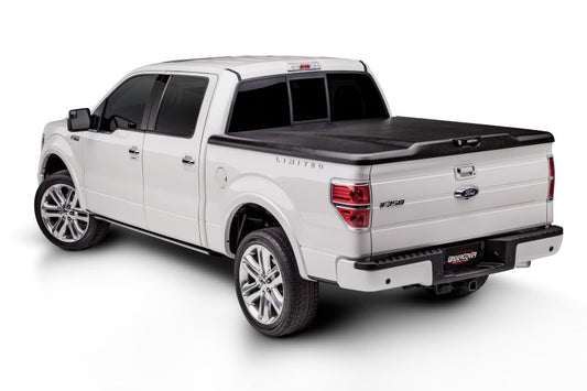 UnderCover Elite Hinged Tonneau Cover 69.3 In. Fits 2014-18 Sierra