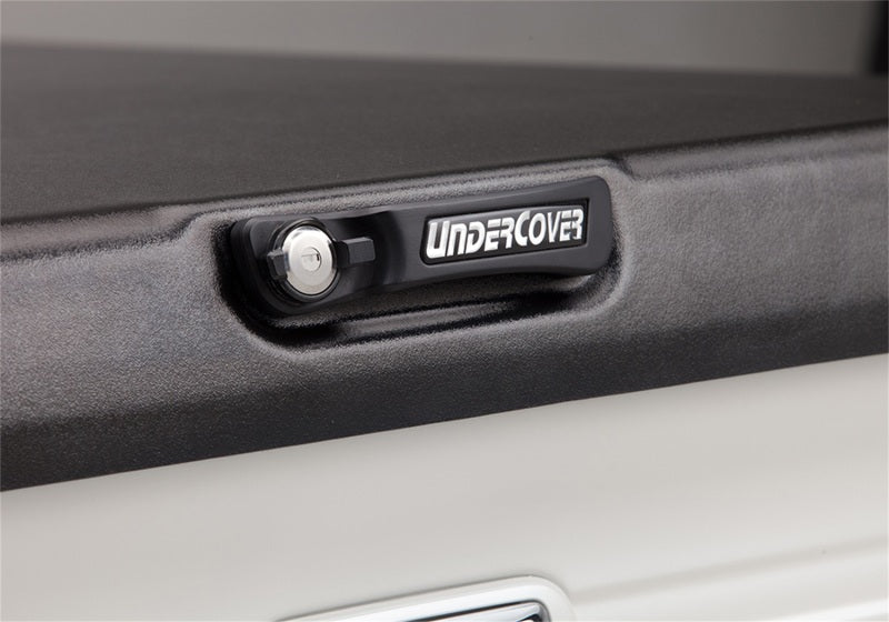 UnderCover Elite Hinged Tonneau Cover 69.3 In. Fits 2014-18 Sierra