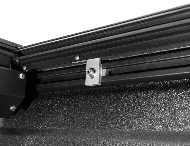 ROLL-N-LOCK M-Series Soft Retractable Tonneau Cover 5' Fits 2020-24 Gladiator No Trail Rail System