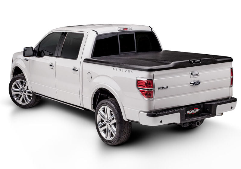 UnderCover Elite Hinged Tonneau Cover 69.3 In. Fits 2014-18 Sierra
