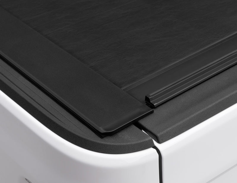 ROLL-N-LOCK M-Series Soft Retractable Tonneau Cover 5' Fits 2020-24 Gladiator No Trail Rail System