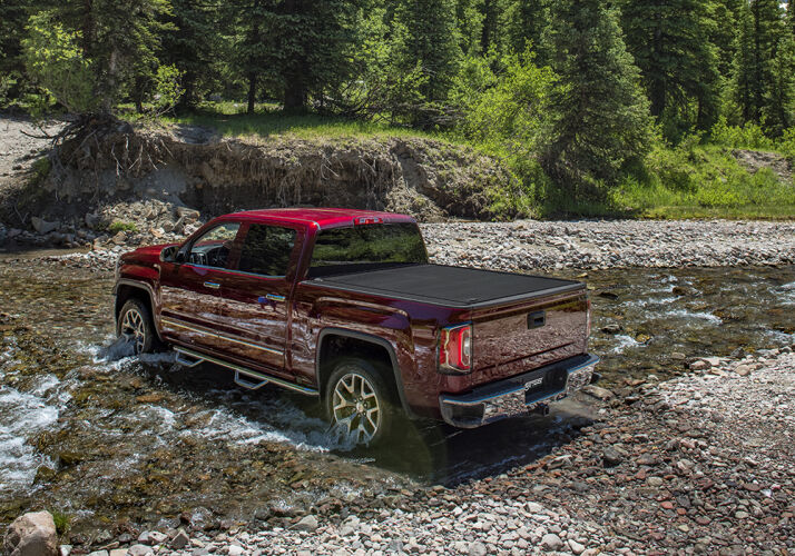 Retrax Hard Manual Retractable Tonneau Cover Black Matte Fits 2023-2025 Chevrolet Colorado & GMC Canyon