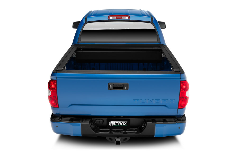Retrax Hard Manual Retractable Tonneau Cover 6.5 Ft Fits 2022-25 Toyota Tundra w/ Deck Rail
