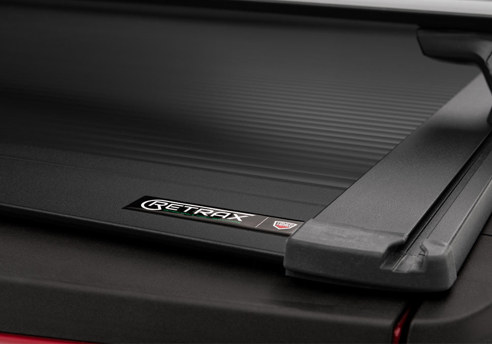 Retrax Hard Manual Retractable Tonneau Cover 5 Ft Fits 2022-25 Nissan Frontier