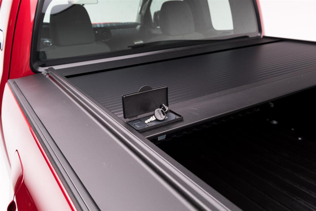 Retrax Hard Manual Retractable Tonneau Cover 5.5 Ft Fits 2022-25 Toyota Tundra w/ Deck Rail & w/o Trail (Black Matte)