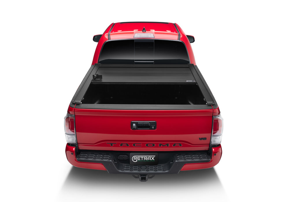 Retrax Hard Manual Retractable Tonneau Cover 5.5 Ft Fits 2022-25 Toyota Tundra w/ Deck Rail w/o Trail Storage Box