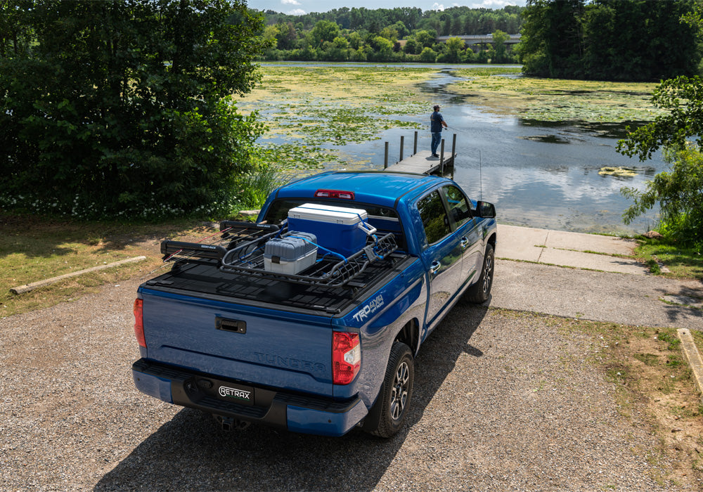 Retrax Hard Manual Retractable Tonneau Cover 6.5 Ft Fits 2022-25 Toyota Tundra w/ Deck Rail