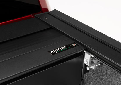 Retrax Hard Manual Retractable Tonneau Cover 5 Ft Fits 2022-25 Nissan Frontier