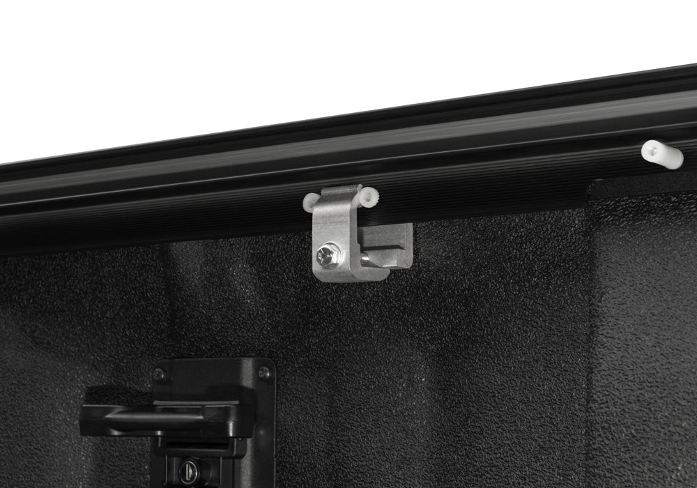Retrax Matte Black Tonneau Cover 5.8 Ft Fits 2019-25 Sierra 1500 CarbonPro Bed w/o Side Storage Box