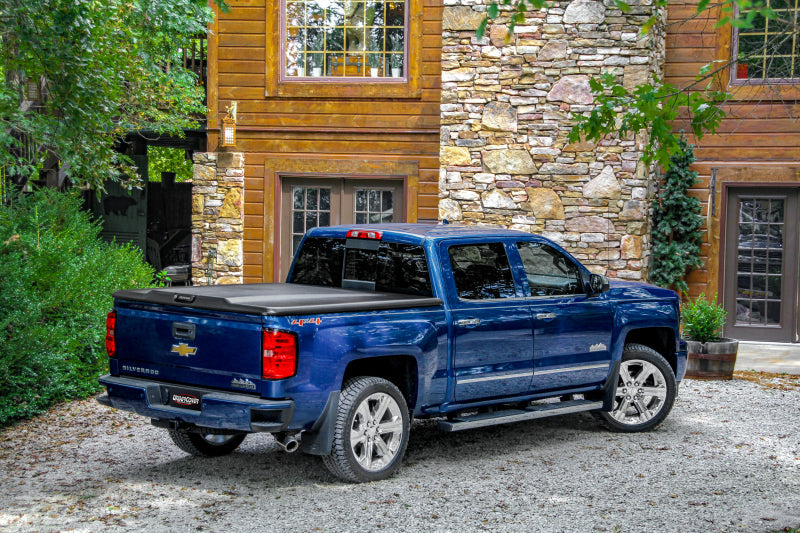 UnderCover Elite Hinged Tonneau Cover 69.3 In. Fits 2014-18 Sierra