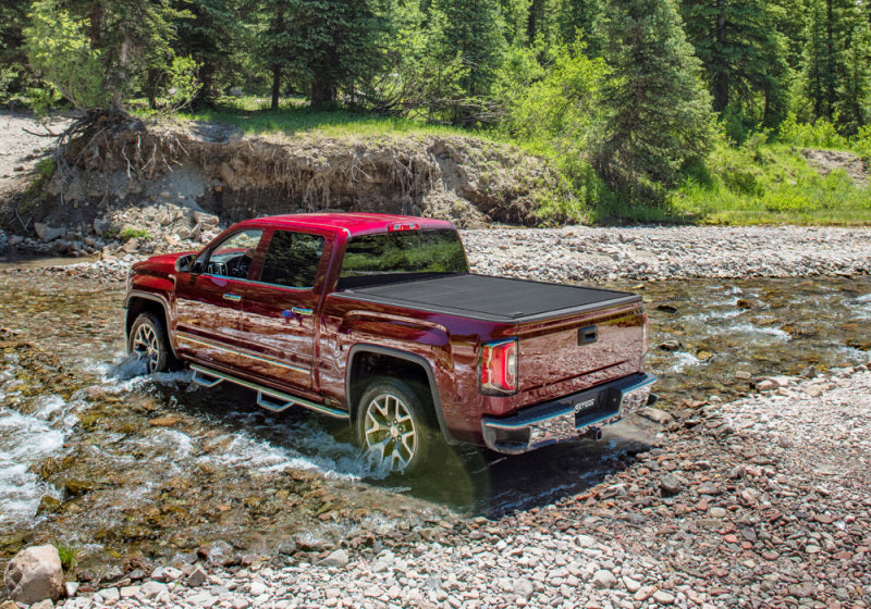 Retrax Hard Manual Retractable Tonneau Cover 5'9" Fits 2014-18 Chevrolet Silverado/GMC Sierra 1500