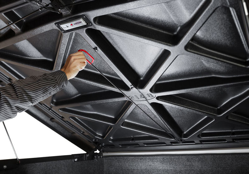 UnderCover Elite Hinged Tonneau Cover 6'6" Fits 2014-18 Silverado 1500/2500HD/3500HD