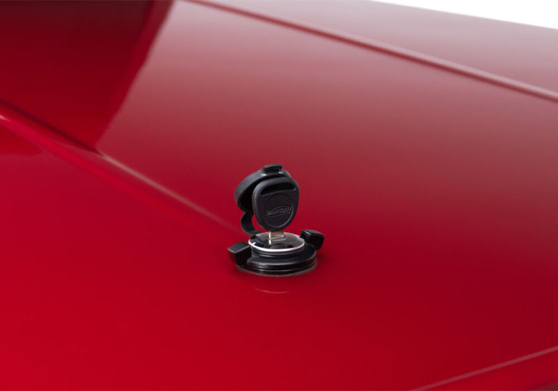 UnderCover LUX Hinged Tonneau Cover 5'9" Fits 2019–25 Chevrolet Silverado 1500 - Satin Steel Metallic