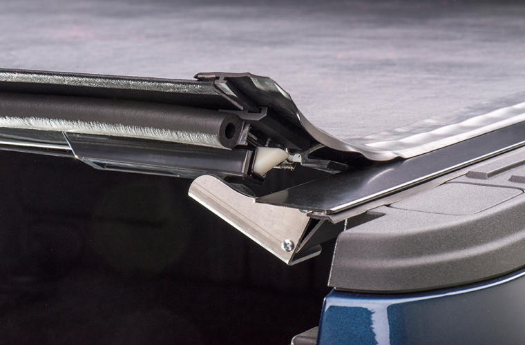 BAK Revolver X2 Hard-Rolling Tonneau Cover 6'7" Fits 2015-20 F150