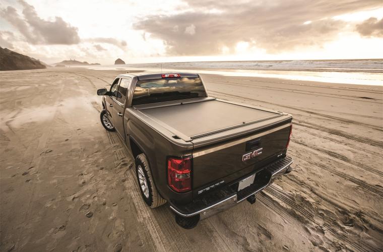 ROLL-N-LOCK A-Series Hard Manual Retractable Tonneau Cover 6'7" Fits 2007-21 Tundra Regular/Double Cab