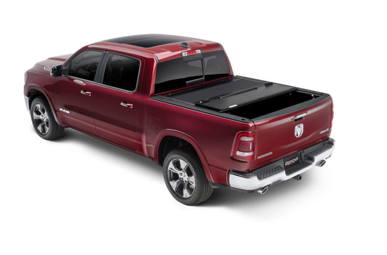 UNDERCOVER Armor Flex Hard Folding Tonneau Cover 6'4" Fits 2019-24 Ram 1500 (New Body Style) W/O RamBox & Multifunction Tailgate