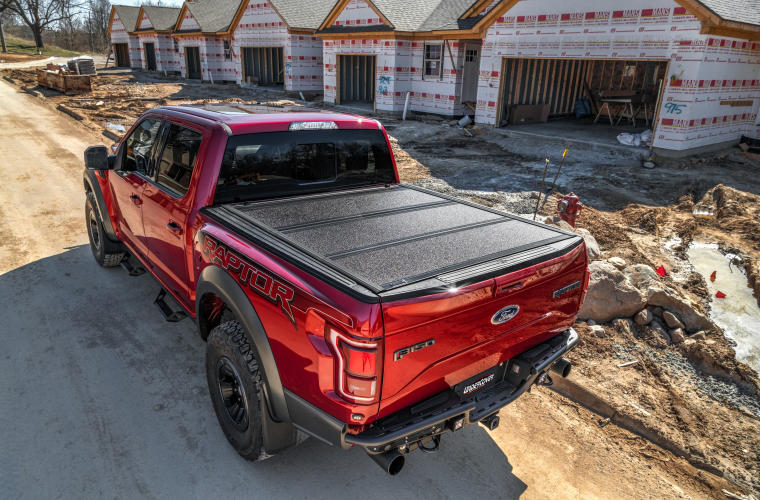 UNDERCOVER Armor Flex Hard Folding Tonneau Cover 5'7" Fits 2019-24 Ram 1500 (New Body Style) W/O RamBox & Multifunction Tailgate