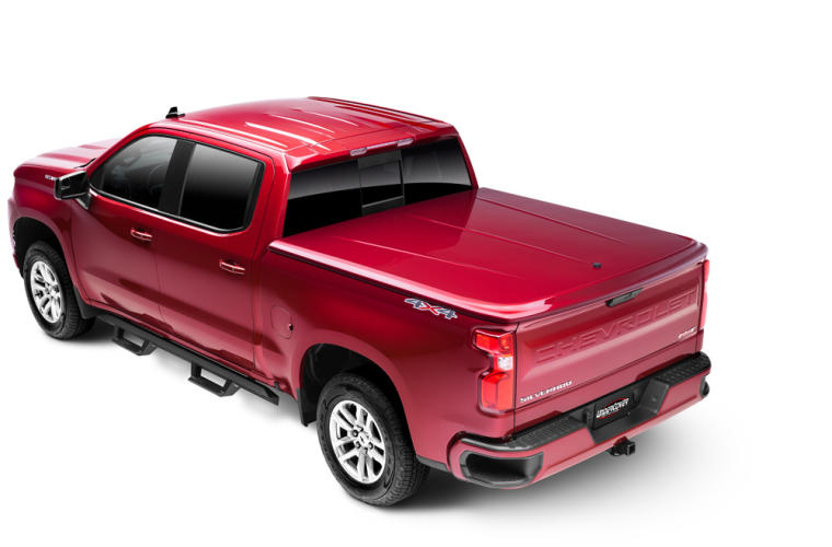 UNDERCOVER LUX Hard Tilt Tonneau Cover 5'10" Fits 2019-24 Chevrolet Silverado - North Sky Blue Metallic