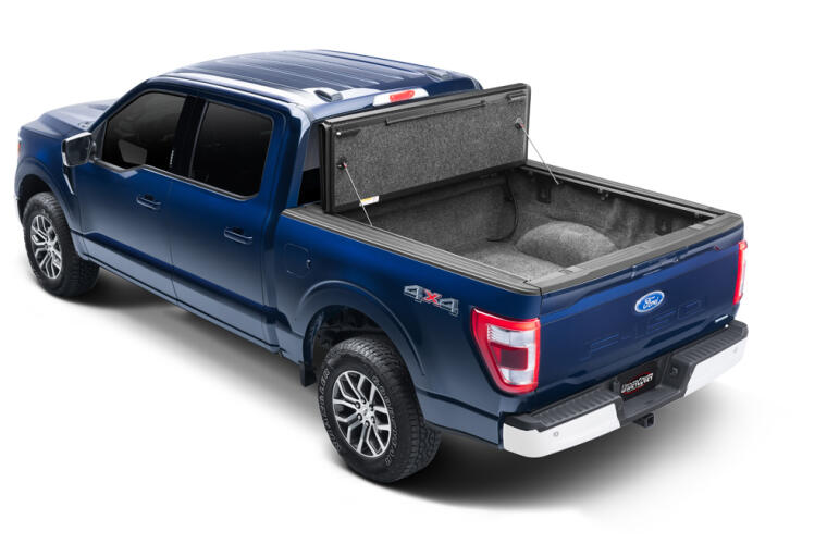 UNDERCOVER Ultra Flex Hard Folding Tonneau Cover 6.5' Fits 2021-23 F150